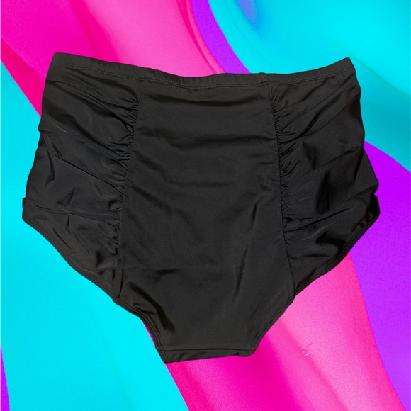 🆕 Torrid High Rise Tummy Control Black Ruched Swim Bathing Suit Bottom 1X💕 - Picture 9 of 9